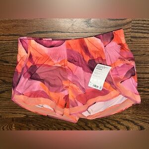 Athleta racer run short. Medium. NWT.